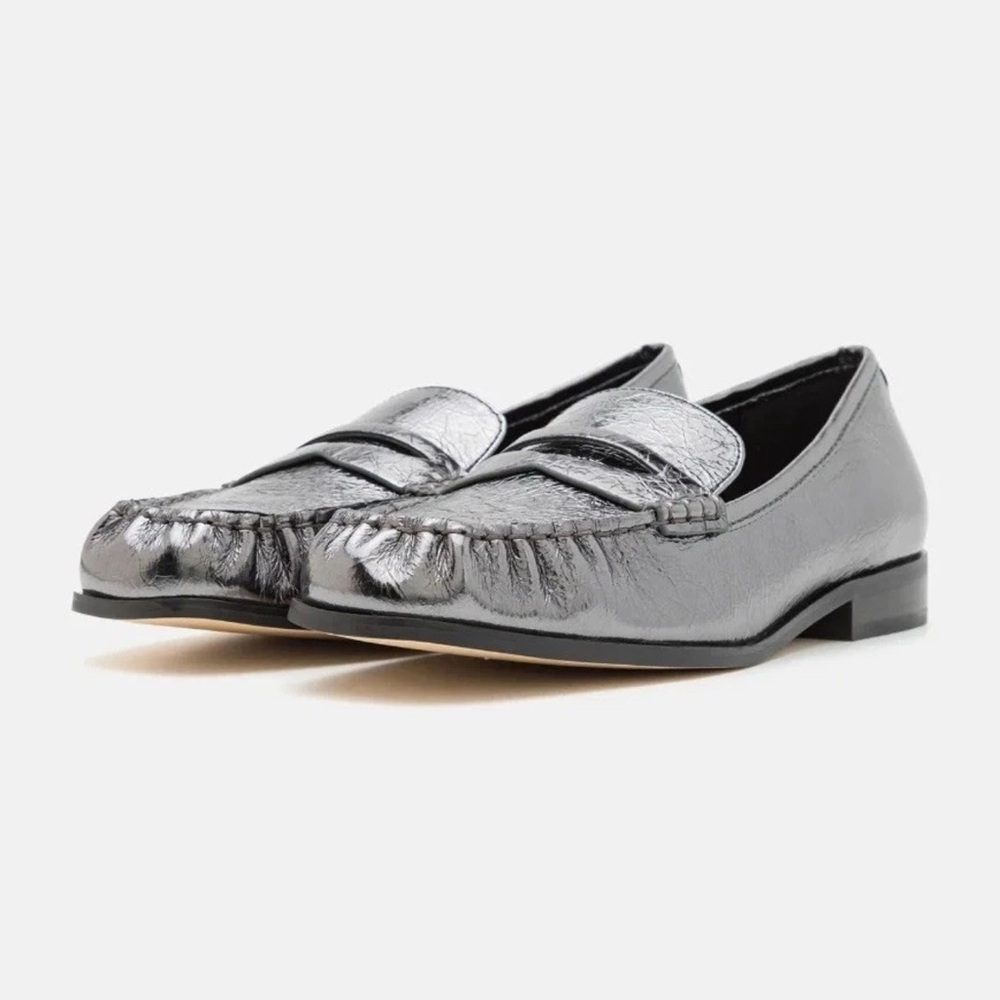 Michael Kors Women's Gunmetal Crush Leather Carlson Loafers # 40F4CSFP1M SZ 5.5M - Picture 1 of 7